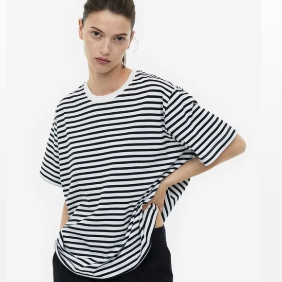 H&M Women’s Tee Navy/White Striped shortsleeve Crew neckline Size M - Picture 1 of 7
